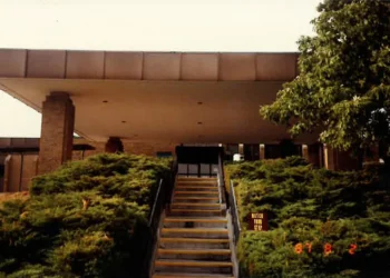 Buildings 1987-crop2