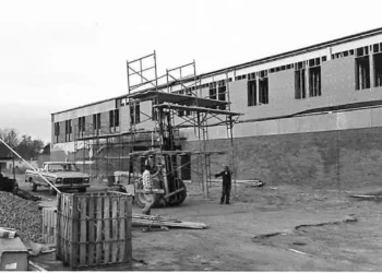 Construction 1983-crop1