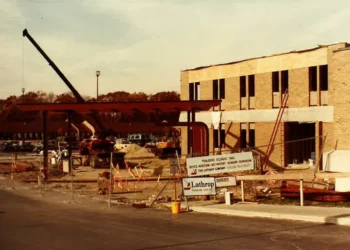 Construction 1983-crop2