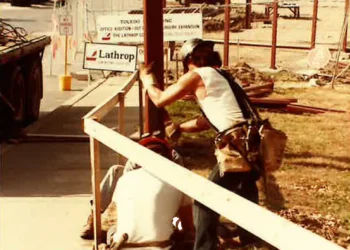 Construction 1983 - crop4