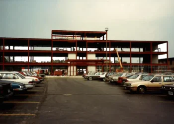 Construction 1990-crop1