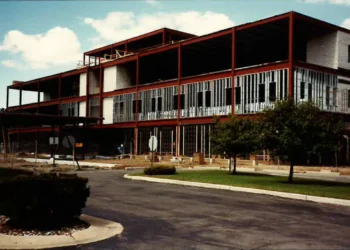 Construction 1990-crop4