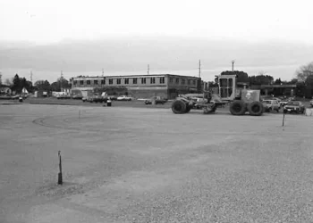 Top - Construction 1983 - crop2